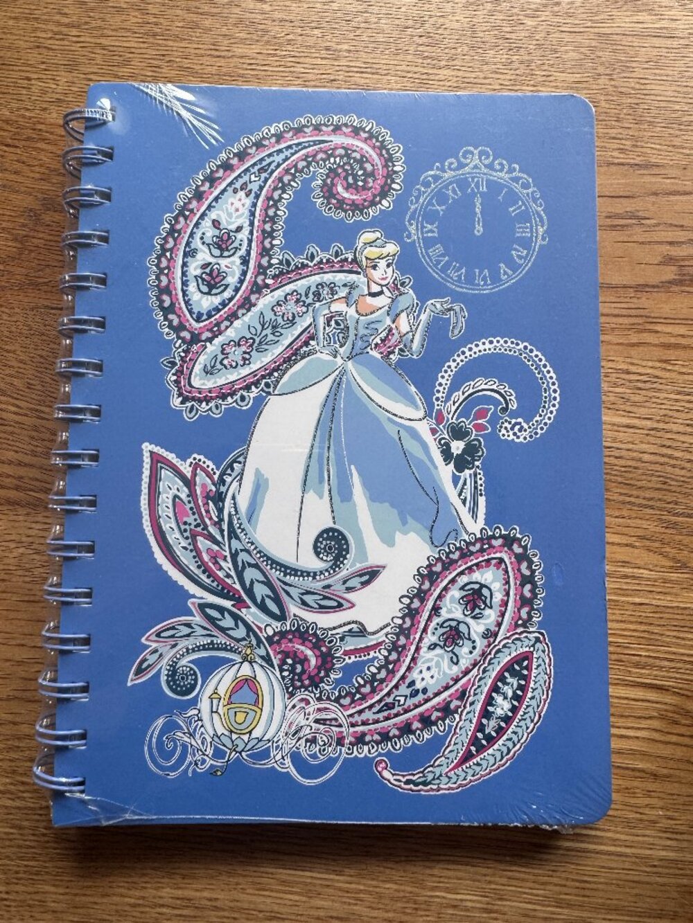 Vera Bradley Disney Cinderella Mini Notebook with Pocket NWT - Picture 3 of 6